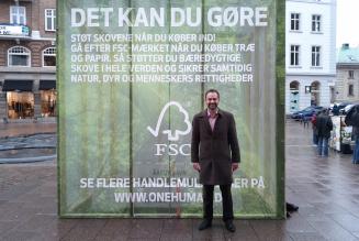 Aarhus borgmester Jacob Bundsgaard Johansen åbnede projektet ’One Human – One Year – One Planet’ på Store Torv i Aarhus den 6. november 2012