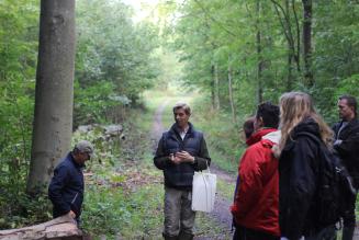 Gustav og Ditlev Berner fortæller om skovene ved godset Holstenshuus