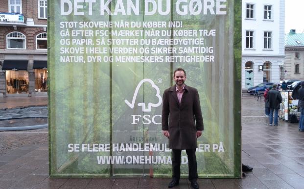 Aarhus borgmester Jacob Bundsgaard Johansen åbnede projektet ’One Human – One Year – One Planet’ på Store Torv i Aarhus den 6. november 2012 Aarhus borgmester Jacob Bundsgaard Johansen åbnede projektet ’One Human – One Year – One Planet’ på Store Torv i Aarhus den 6. november 2012