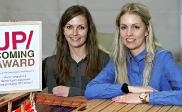 Vinderne af FSC Design Award 2012, Anne Nørbjerg og Sanne Kyed fra Arkitektskolen i Aarhus. Vinderne af FSC Design Award 2012, Anne Nørbjerg og Sanne Kyed fra Arkitektskolen i Aarhus.